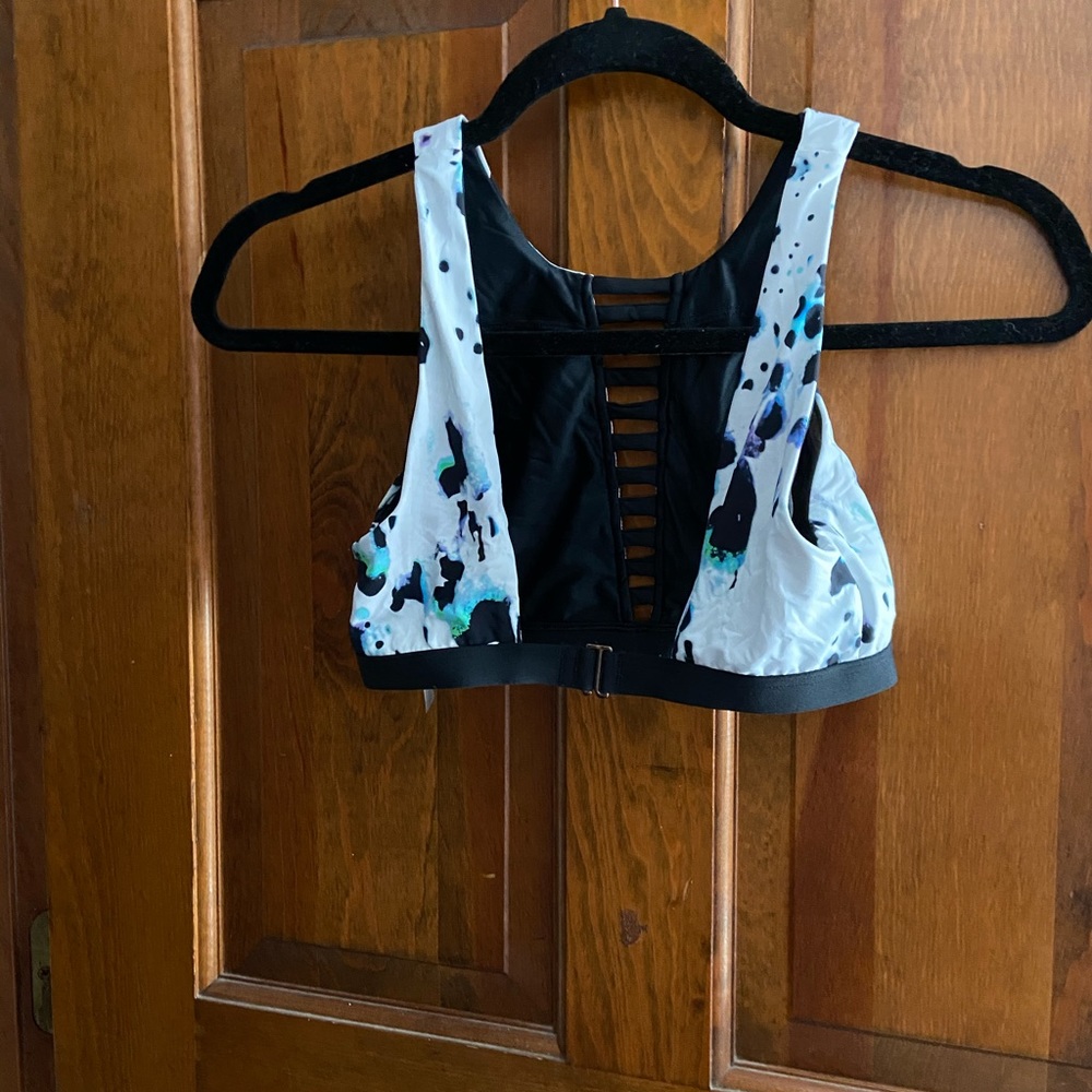 Sports bra
